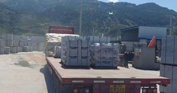 鄂尔多斯 芝麻白仿形路沿石，直形路沿石