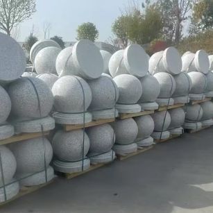 鄂尔多斯 白麻花岗岩石材圆球，石球，挡车球，隔离球，景观石球，风水球等