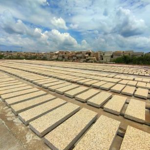 鄂尔多斯 黄金麻花岗岩荔枝面地铺石防护中