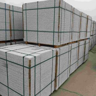 鄂尔多斯 白麻花岗岩石材荔枝面地铺石（300*600*50）