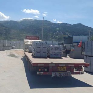 鄂尔多斯 芝麻白仿形路沿石，直形路沿石