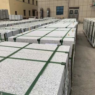 鄂尔多斯 白麻花岗岩5.0公分荔枝面地铺石