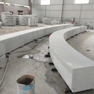 鄂尔多斯芝麻白花岗岩石板材 园林光面弧形坐凳