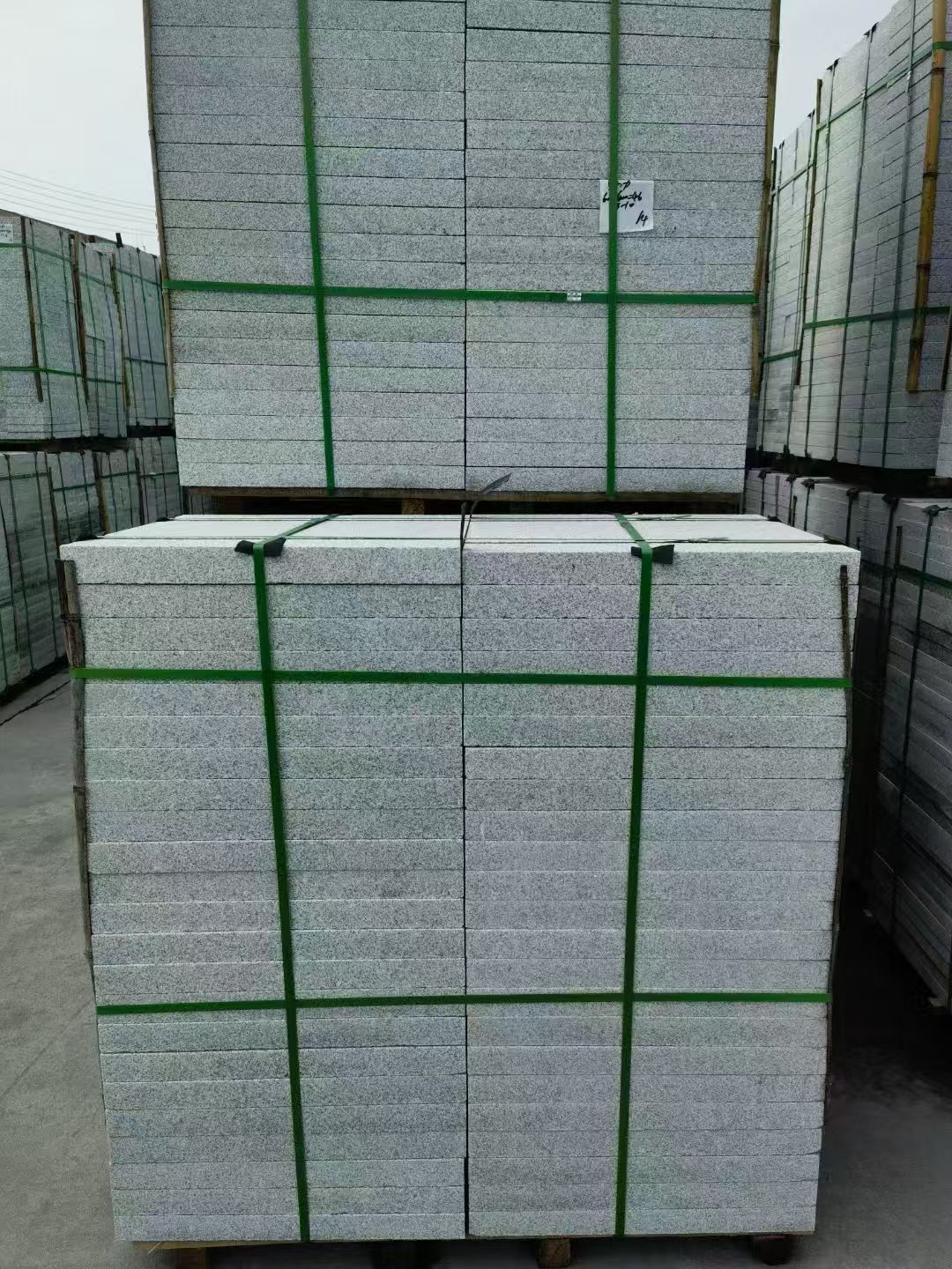 鄂尔多斯 芝麻白火烧，园林广场市政工程地铺石，1.8~5.0厚均有现货