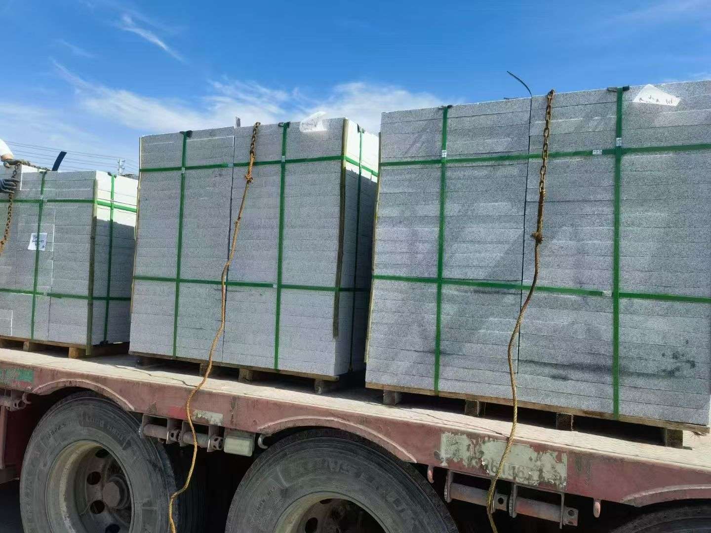 鄂尔多斯 芝麻白花岗岩地铺石装车日常