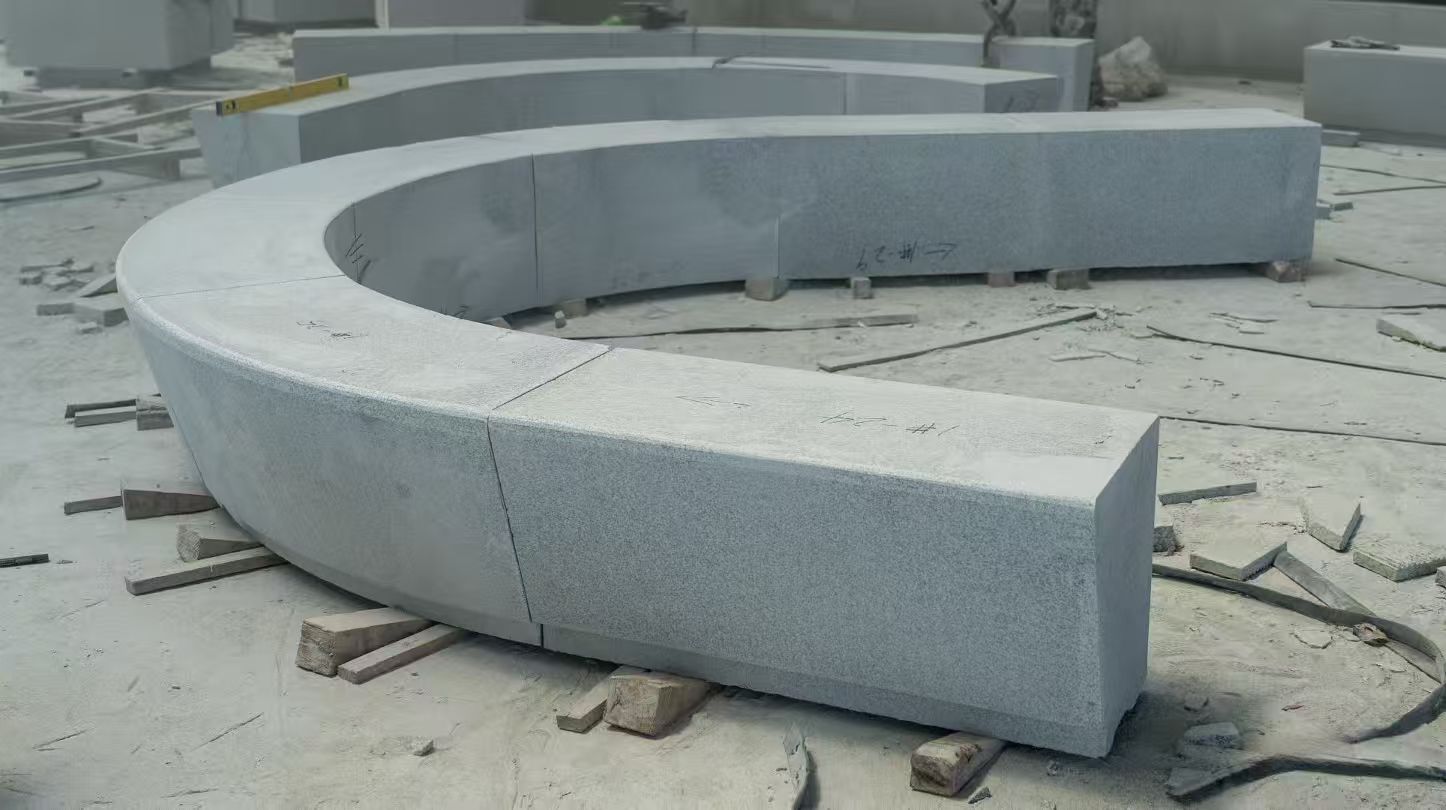 鄂尔多斯 芝麻白花岗岩光面弧形坐凳