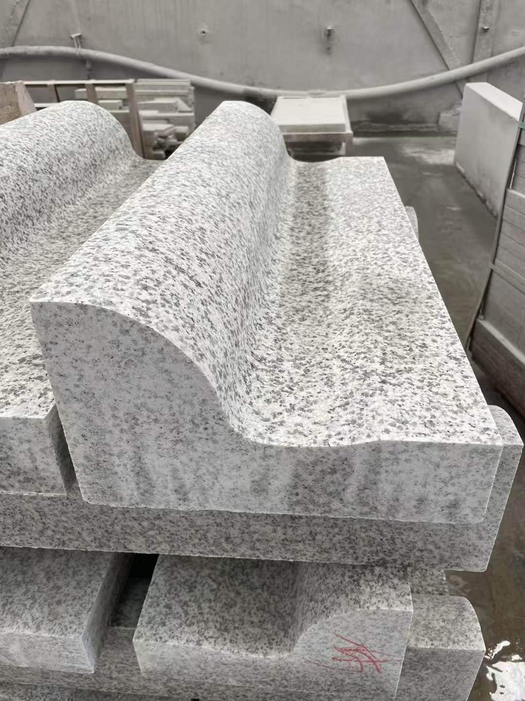 鄂尔多斯 白麻花岗岩S型路沿石，路侧石，马路牙子等