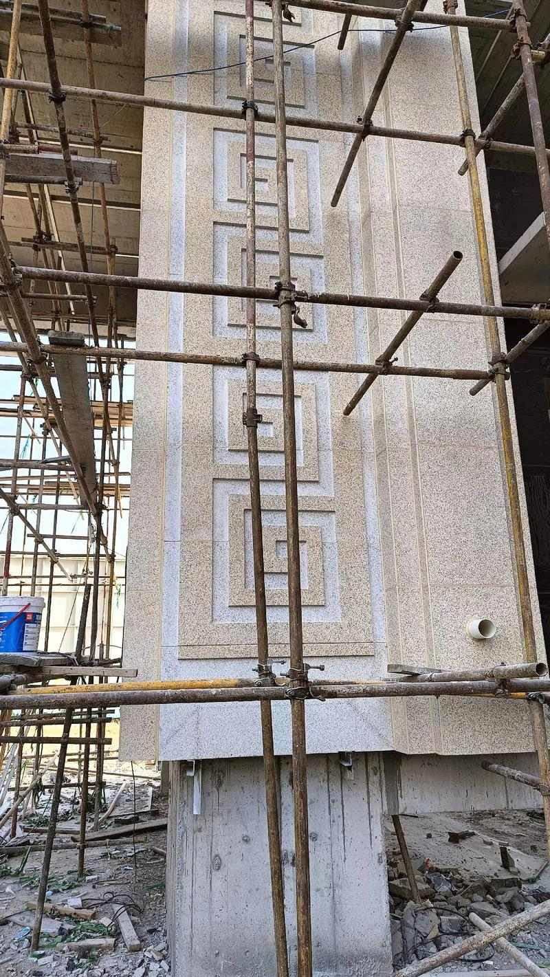 鄂尔多斯 黄金麻花岗岩别墅外墙干挂回纹造型效果