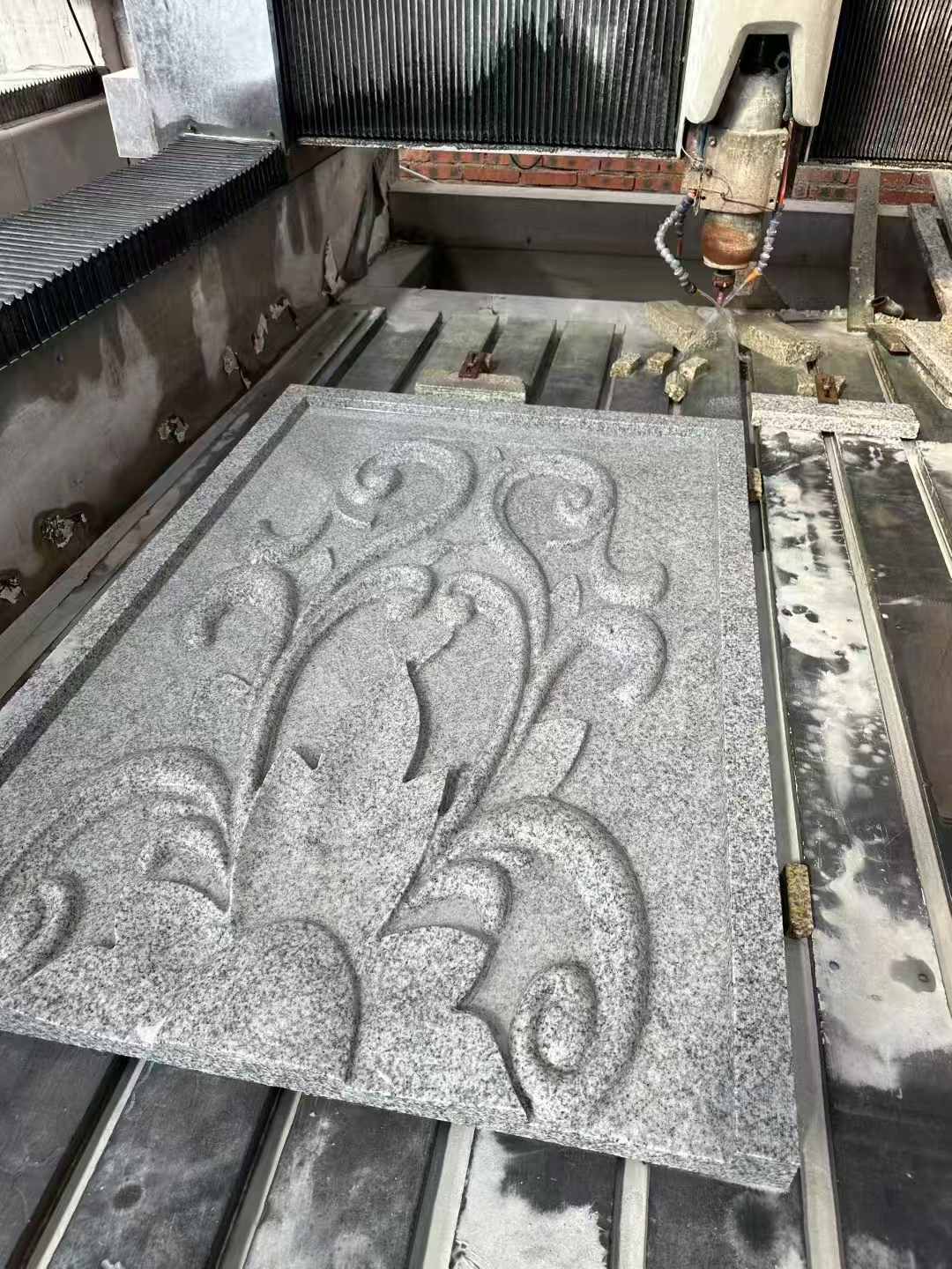 鄂尔多斯 白麻别墅干挂雕花板