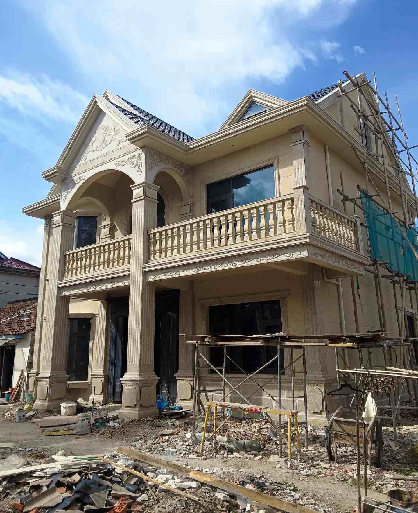 鄂尔多斯 黄金麻花岗岩石材私人别墅雕花门楼柱阳台栏杆