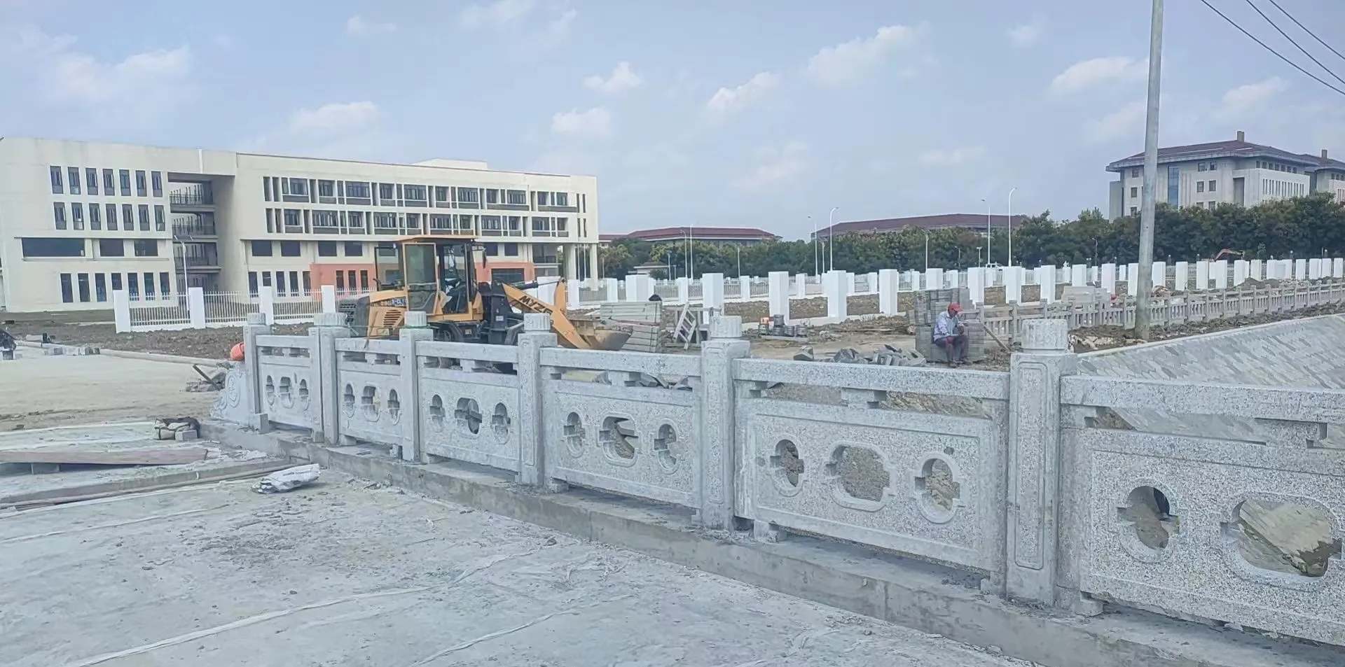 鄂尔多斯 白麻花岗岩荔枝面河道栏杆