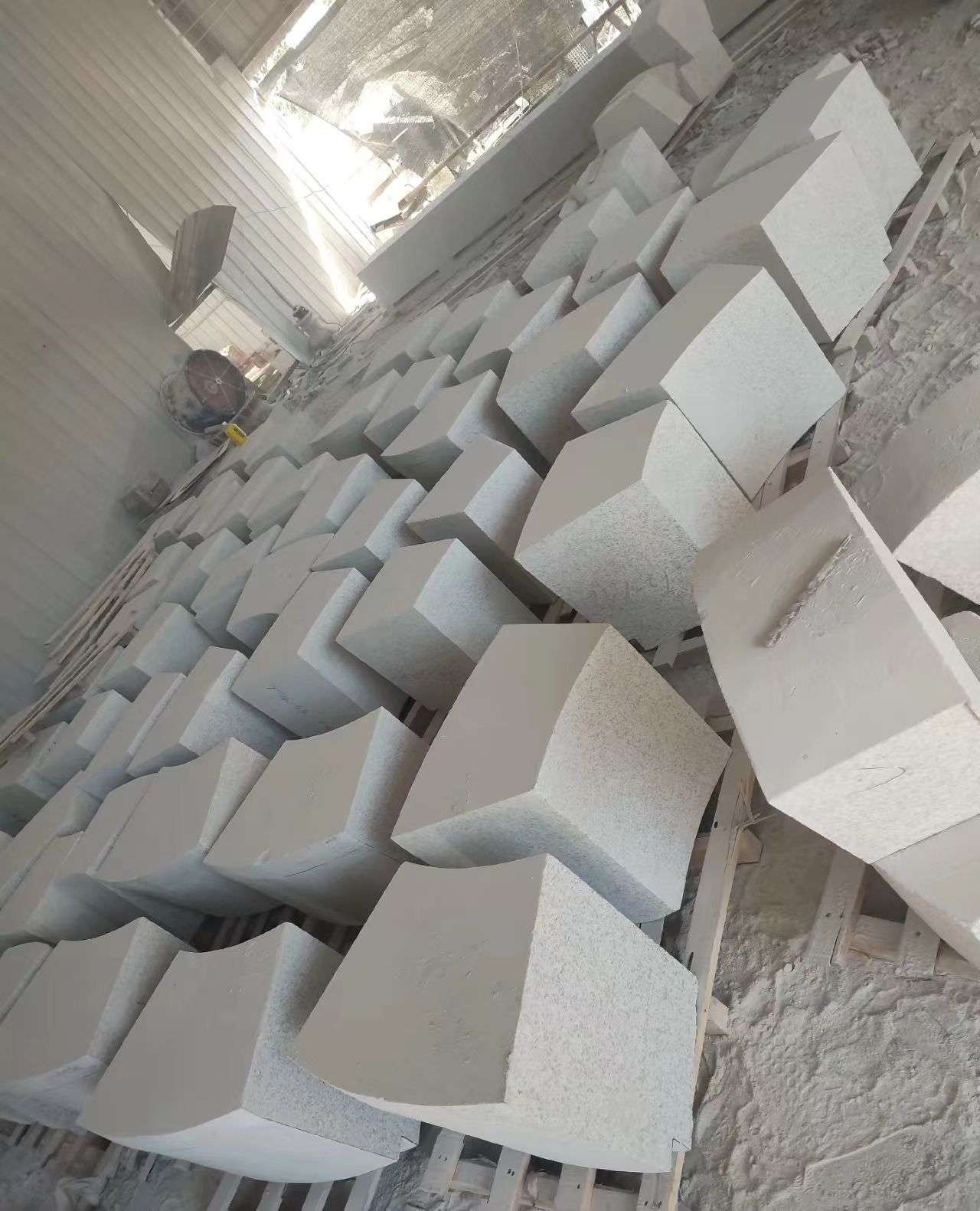 鄂尔多斯 白麻花岗岩异形坐凳