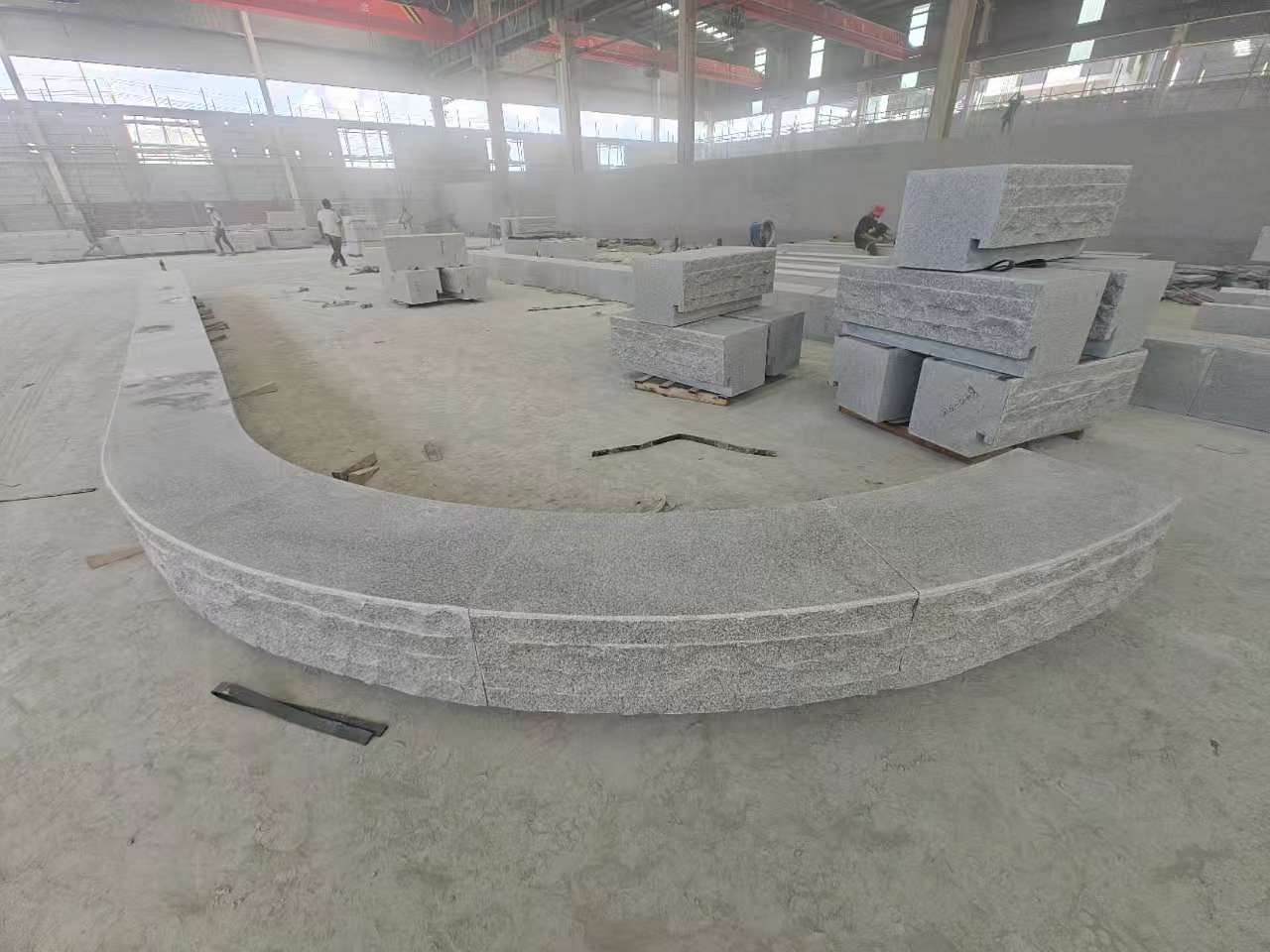 鄂尔多斯 芝麻白异形坐凳，自然面光面弧形加工