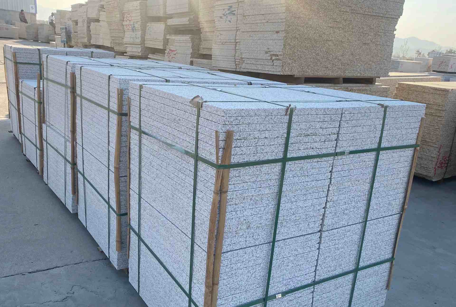 鄂尔多斯 白麻花岗岩荔枝面地铺石