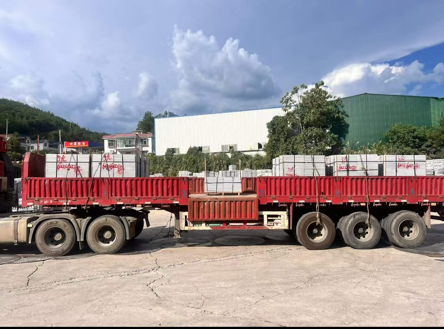 鄂尔多斯 芝麻灰花岗岩地铺石出货日常