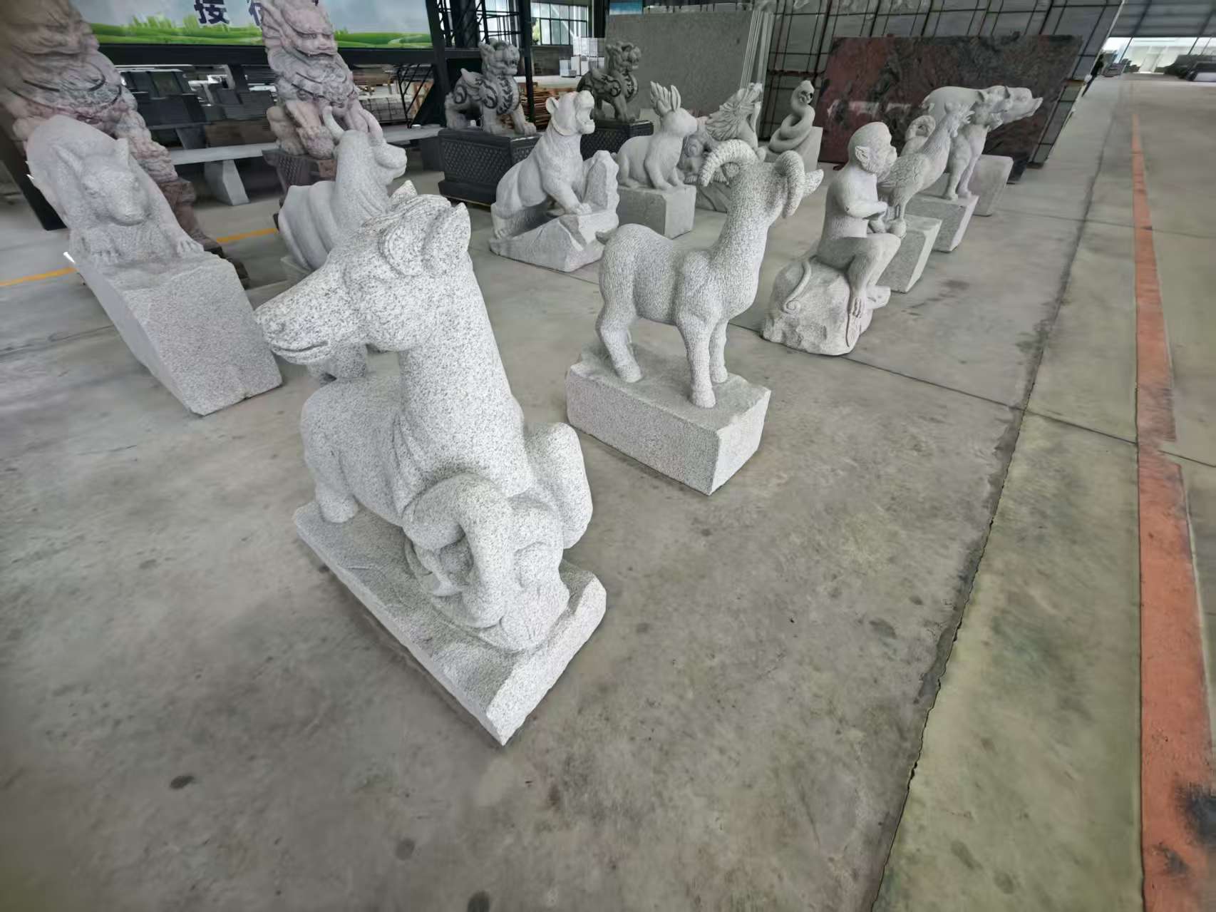 鄂尔多斯 芝麻白花岗岩造型立体雕刻——十二生肖