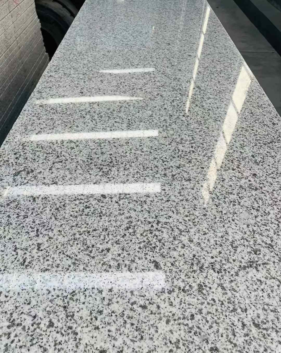 鄂尔多斯 白麻花岗岩光面毛板